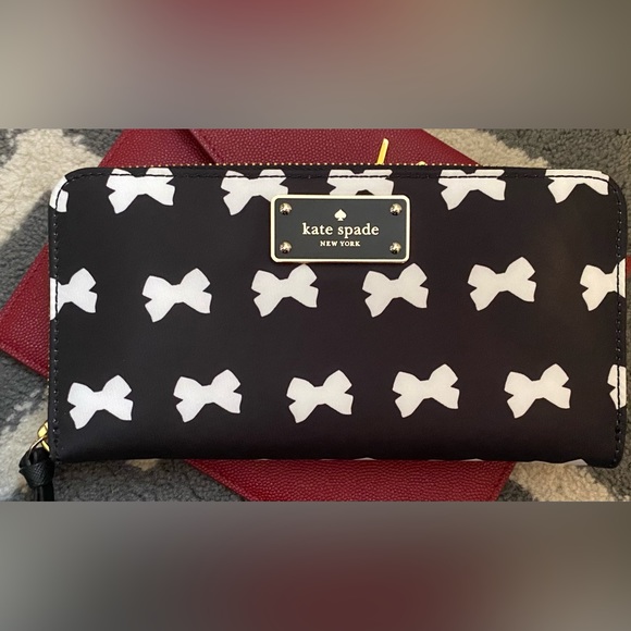 Kate Spade Zip Around Wallet - Picture 1 of 3